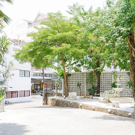 Rak Kun Resort 2 Nakhon Sawan Bagian luar foto