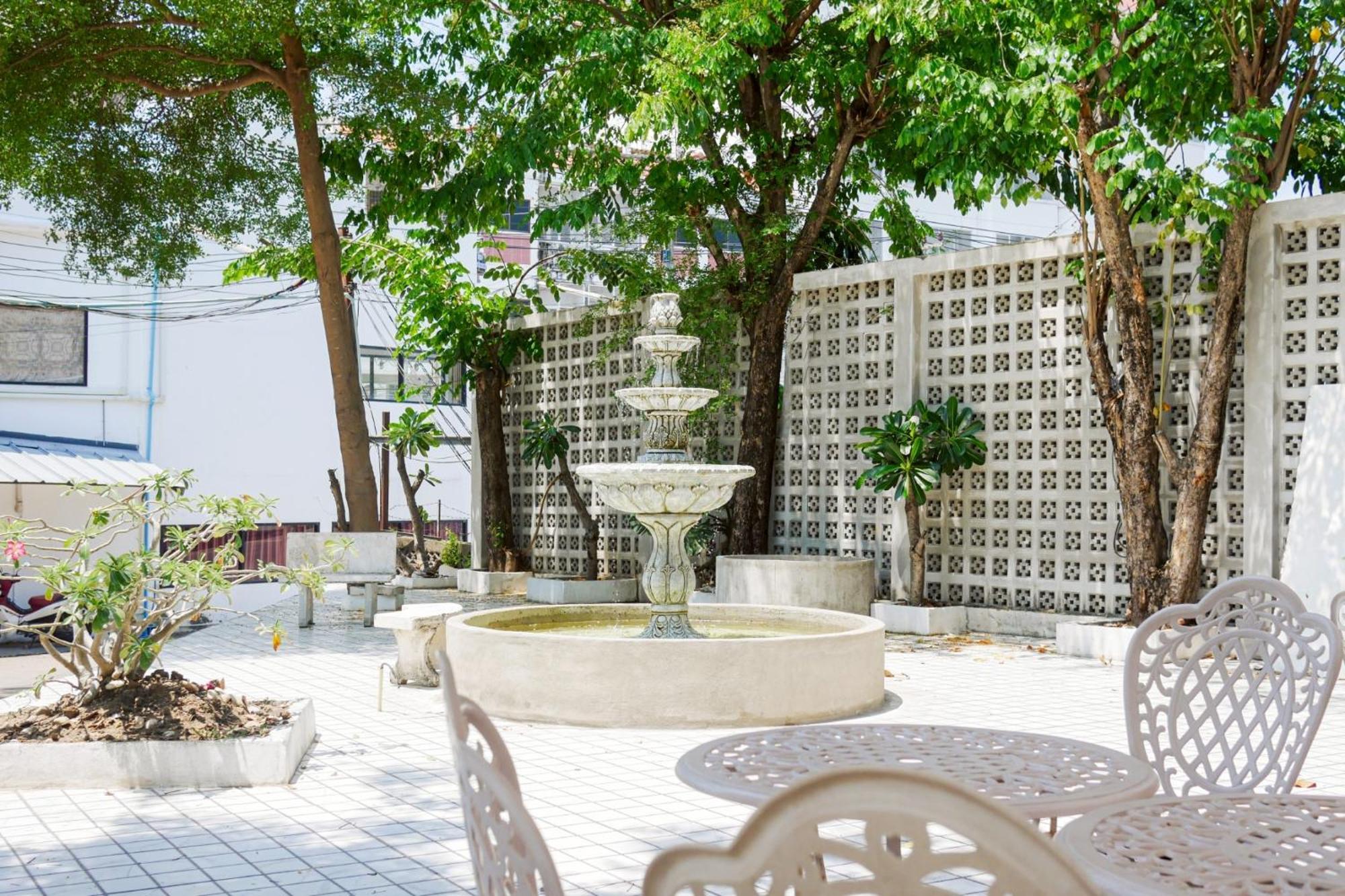 Rak Kun Resort 2 Nakhon Sawan Bagian luar foto