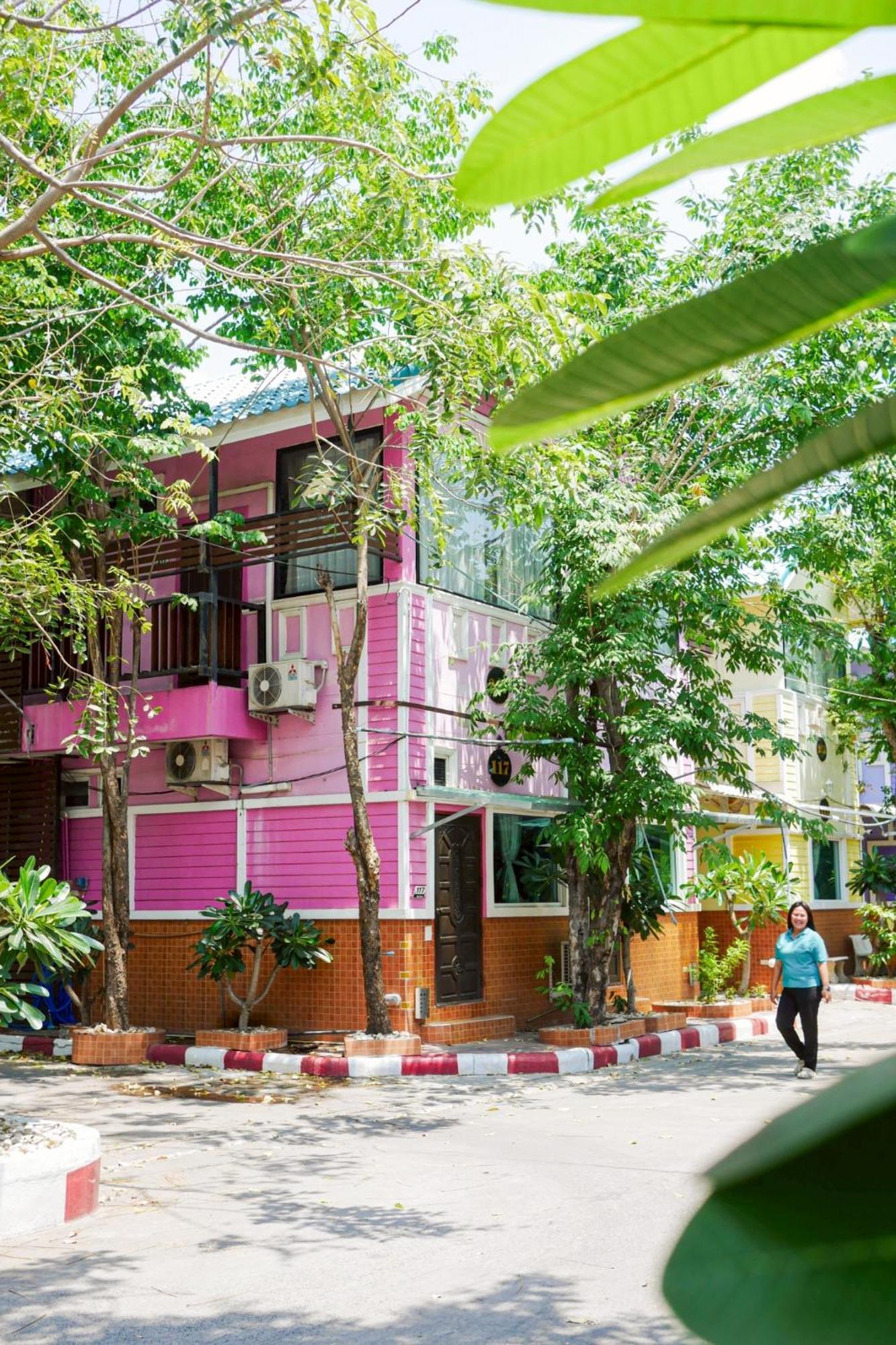 Rak Kun Resort 2 Nakhon Sawan Bagian luar foto
