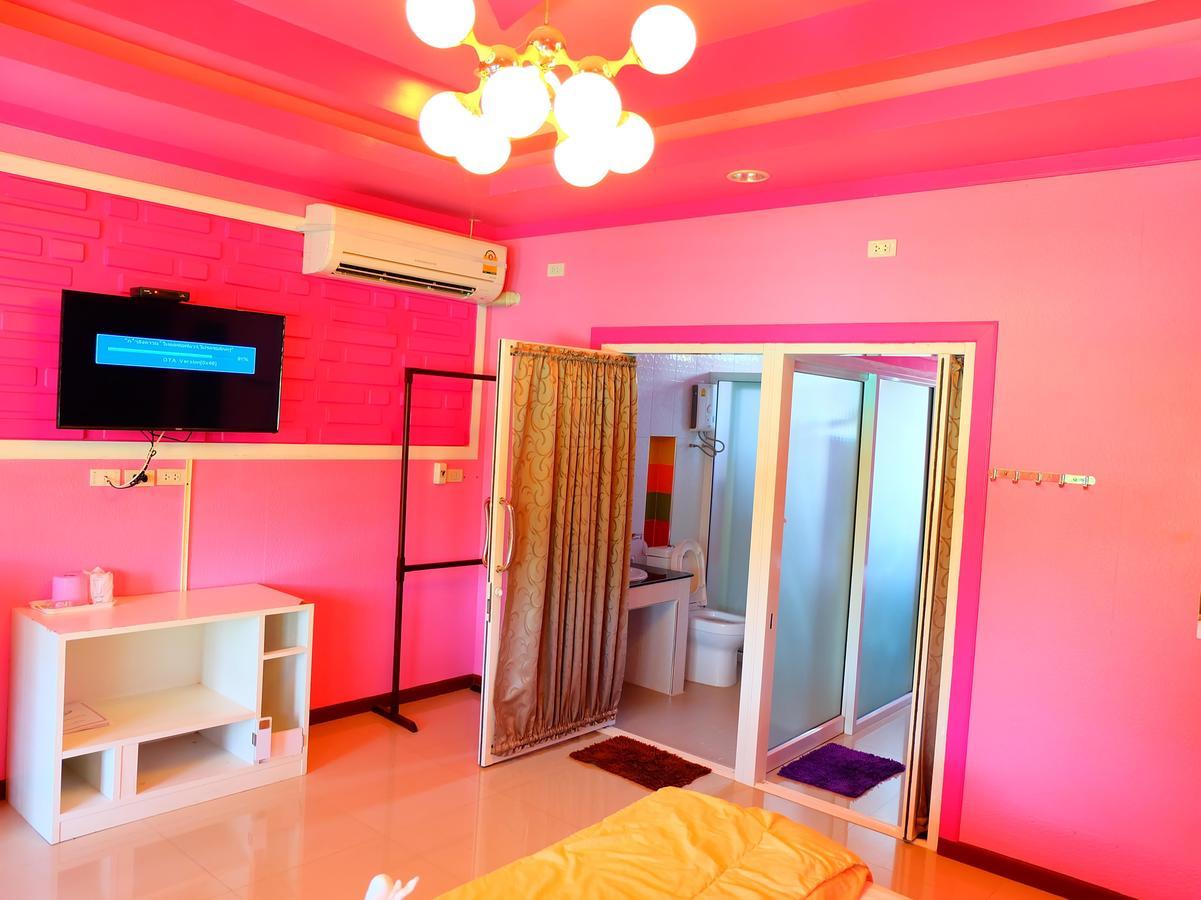 Rak Kun Resort 2 Nakhon Sawan Bagian luar foto