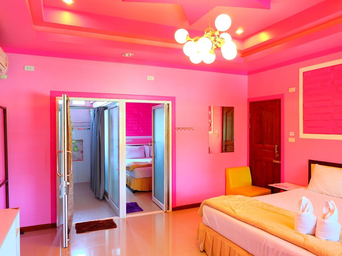 Rak Kun Resort 2 Nakhon Sawan Bagian luar foto
