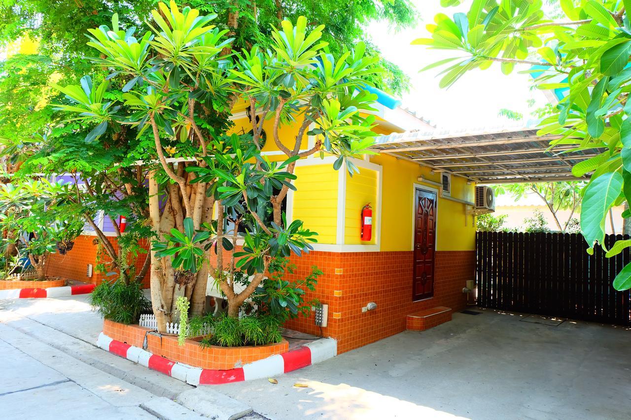 Rak Kun Resort 2 Nakhon Sawan Bagian luar foto