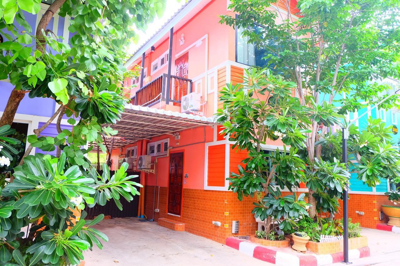 Rak Kun Resort 2 Nakhon Sawan Bagian luar foto