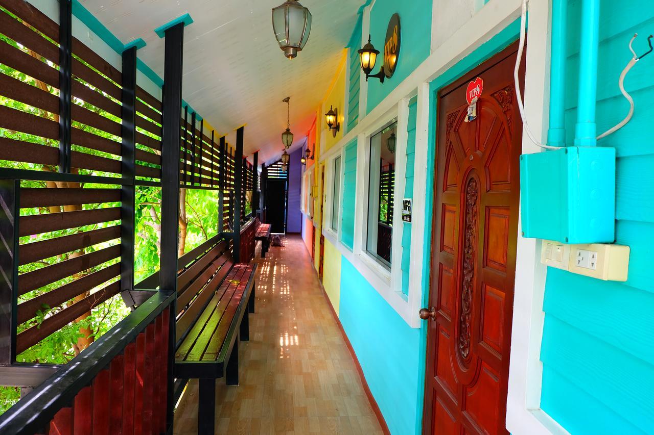 Rak Kun Resort 2 Nakhon Sawan Bagian luar foto