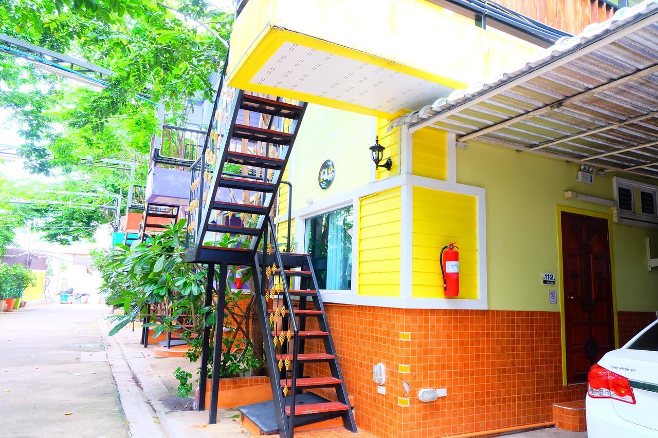 Rak Kun Resort 2 Nakhon Sawan Bagian luar foto