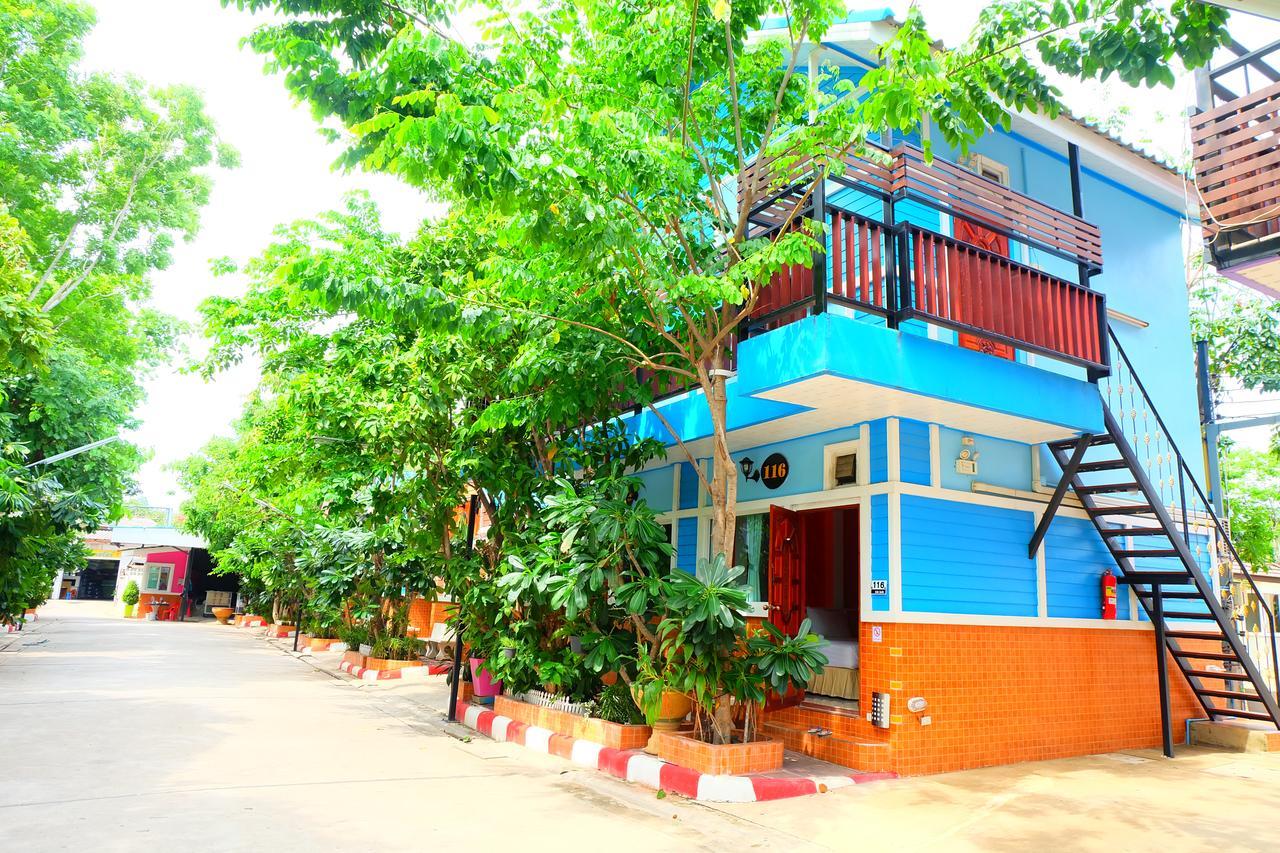 Rak Kun Resort 2 Nakhon Sawan Bagian luar foto