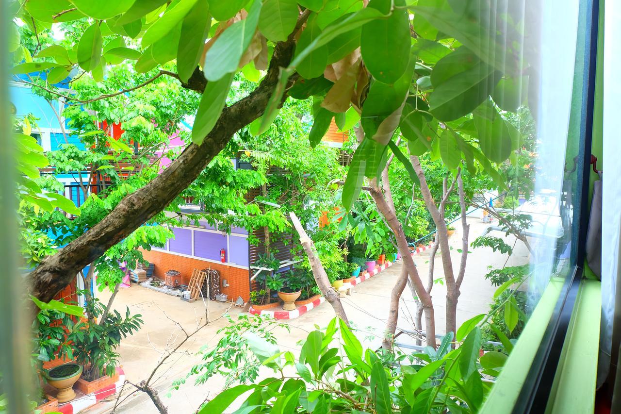 Rak Kun Resort 2 Nakhon Sawan Bagian luar foto