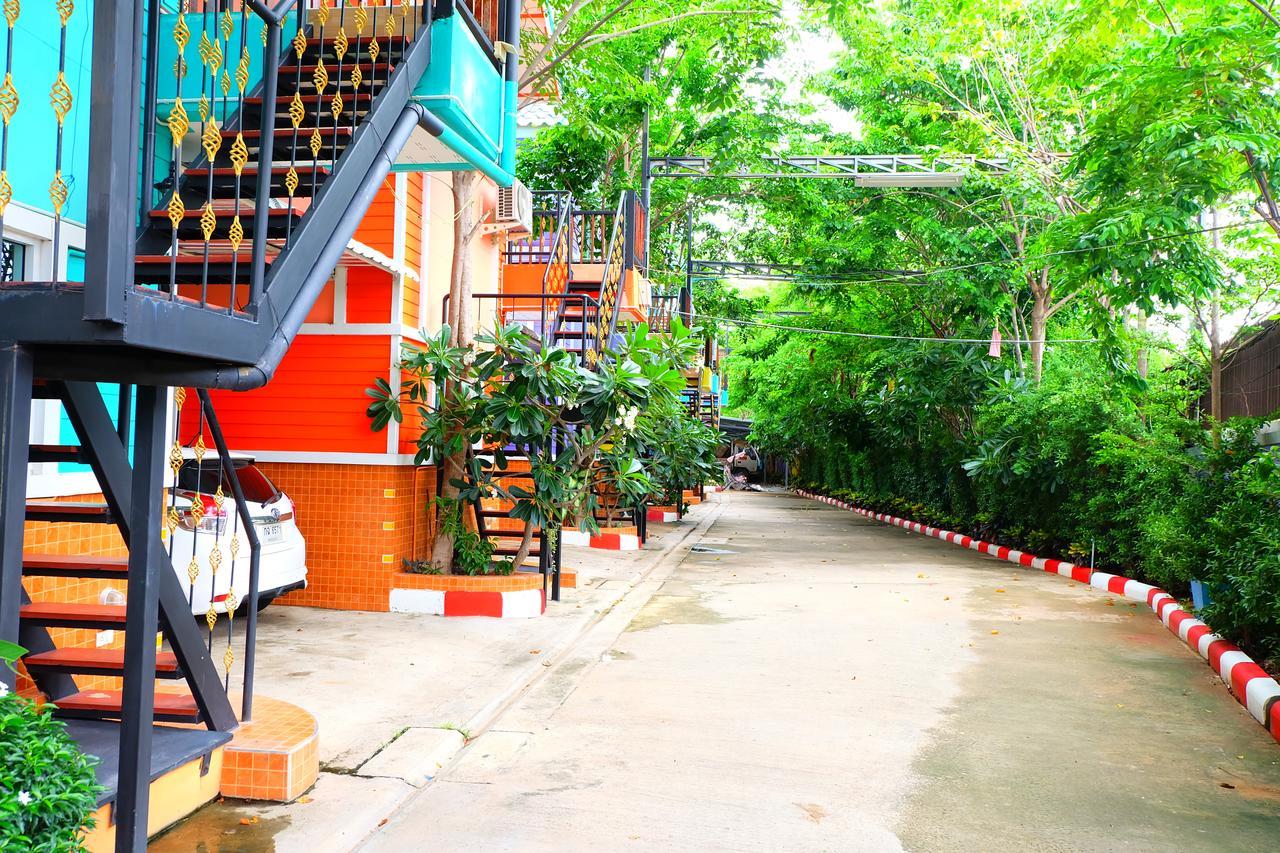 Rak Kun Resort 2 Nakhon Sawan Bagian luar foto