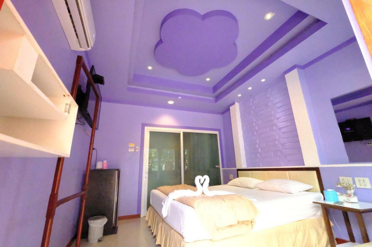 Rak Kun Resort 2 Nakhon Sawan Bagian luar foto